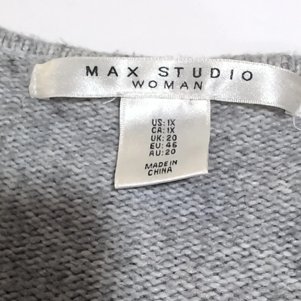 Max Studio V-Neck Sweater - Gray and Tan Cabin Core Snuggle-worthy Knit-wear - Picture 3 of 8